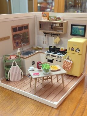 Rolife Miniature Kitchen Refrigerator and Accessories